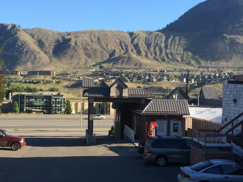 Rider's Inn - Image 1