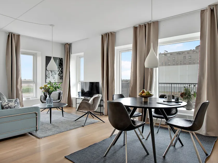 Sanders Arena - Petite 1-bdr Apt Close to Metro - Image 1