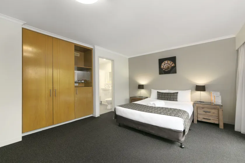 Mt Ommaney Hotel Apartments - Image 1