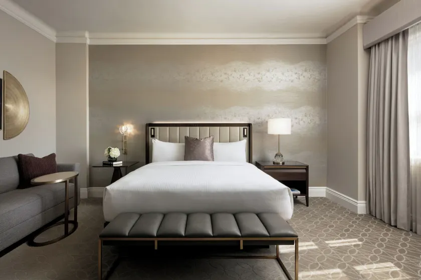 Fairmont Hotel Macdonald - Image 1