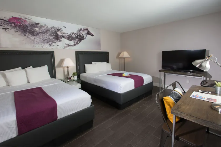 Hotel Iris - Mission Valley-San Diego Zoo-SeaWorld - Image 1