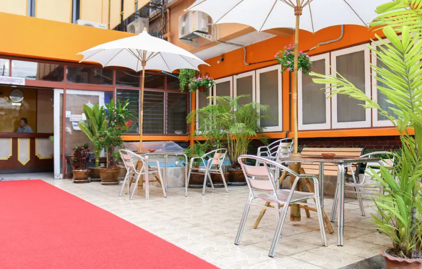 Nakornping Hotel - Image 1