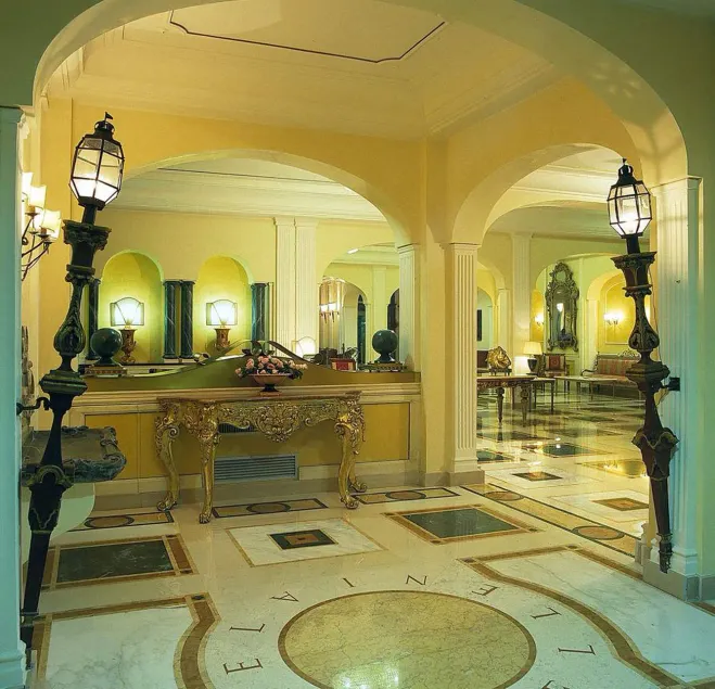 Hellenia Yachting Hotel & SPA - Entrée intérieure