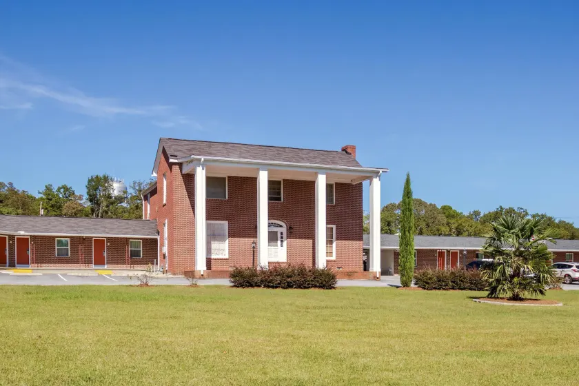 Rodeway Inn & Suites Walhalla - Image 1