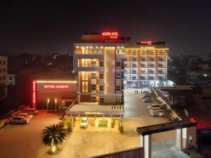 Mourya Hotel - Image 1