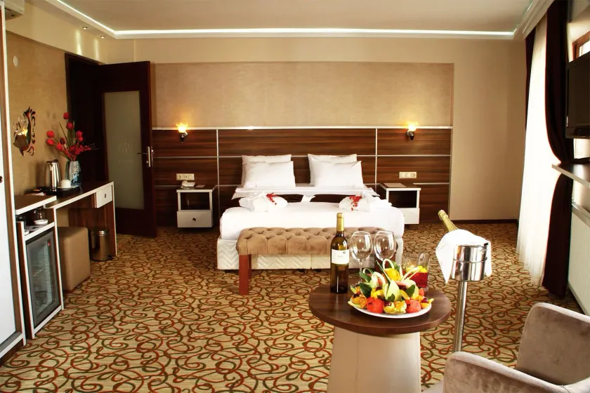 Perama Hotel - Image 1