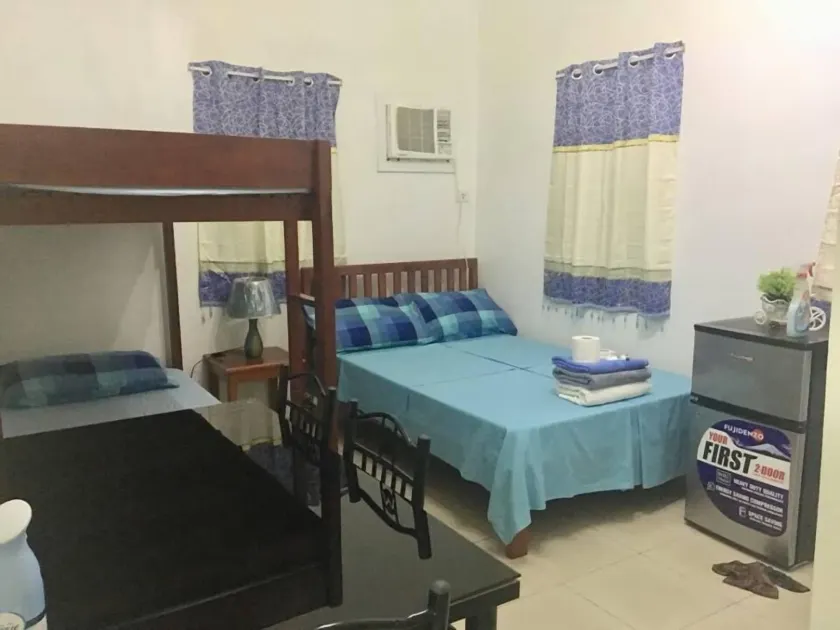 Blue Summer Suites & Restaurant - Image 1