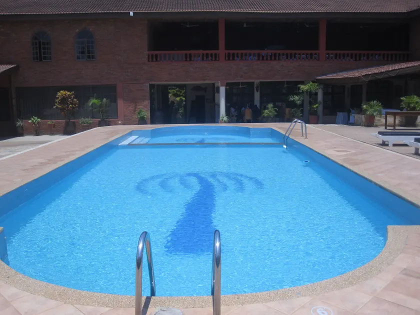 Coconut Grove Regency Hotel - Image 1