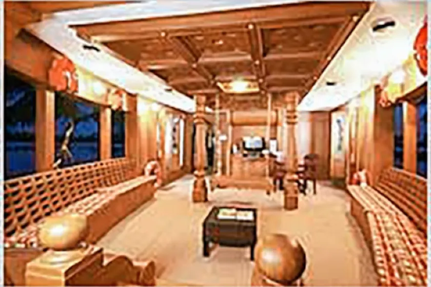 GuestHouser 3 BHK Houseboat e567 - Image 1