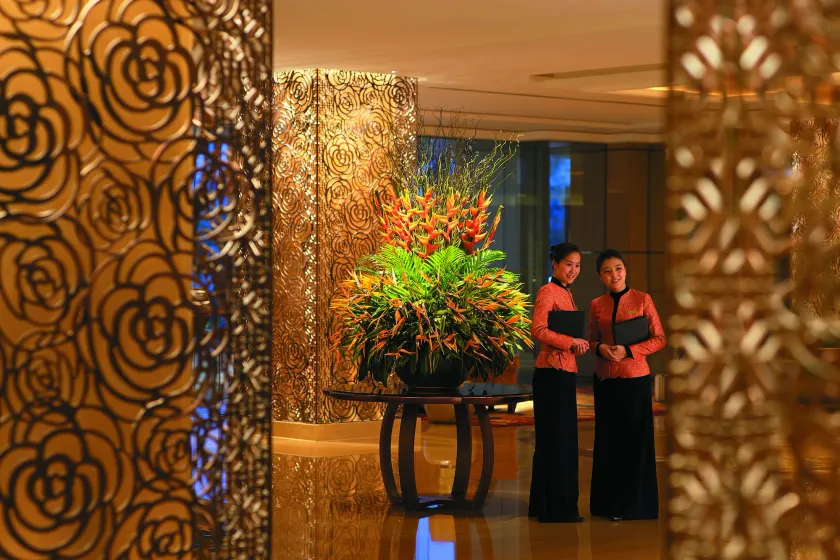 Shangri-La Qingdao - Interior entrance