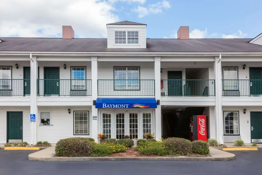 Baymont by Wyndham Waycross - Image 1
