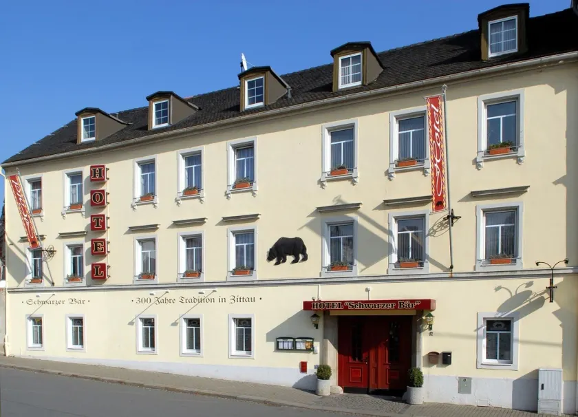 Hotel Schwarzer Bär - Image 1