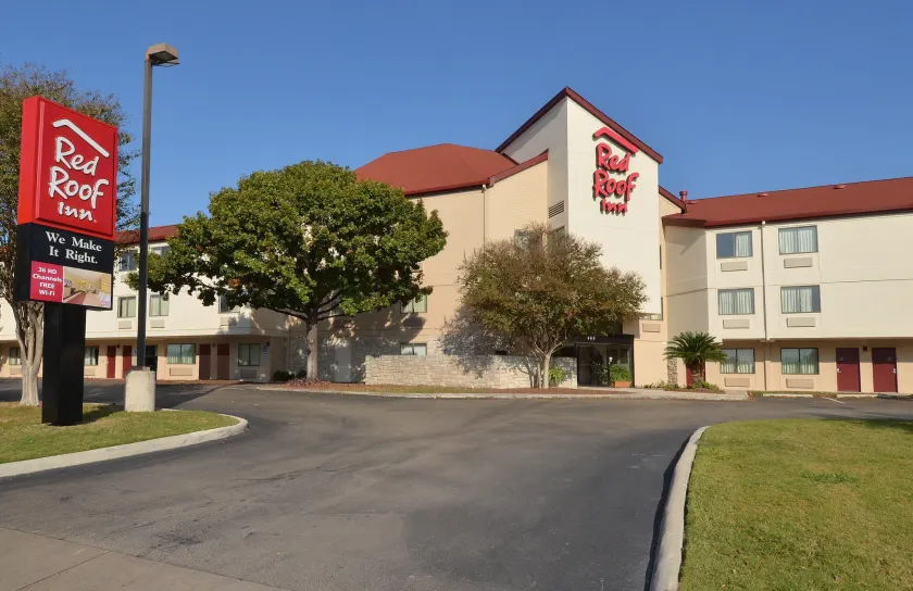 Red Roof Inn San Antonio Airport - Image 1