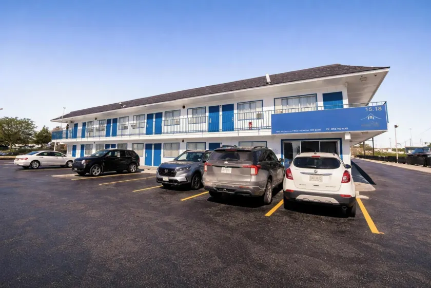 Express Inn Near Columbus Airport - Image 1