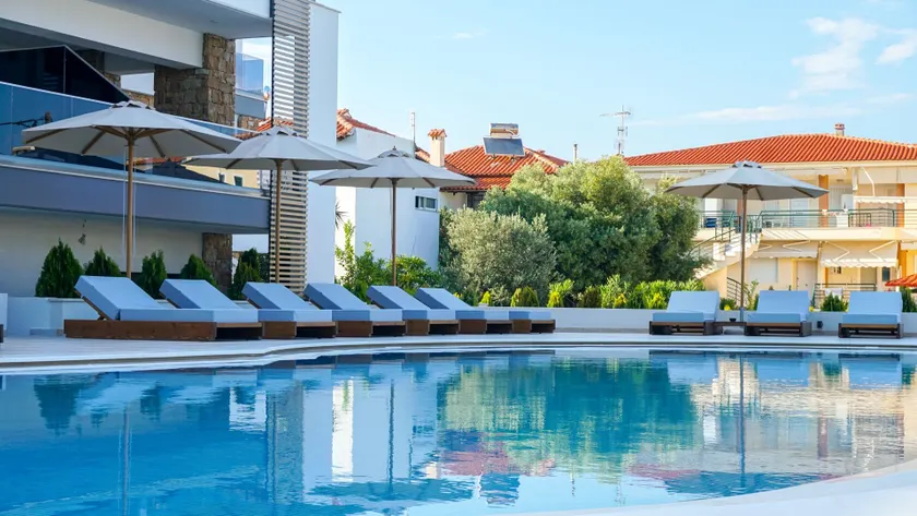 Agnes Deluxe Hotel - Image 1