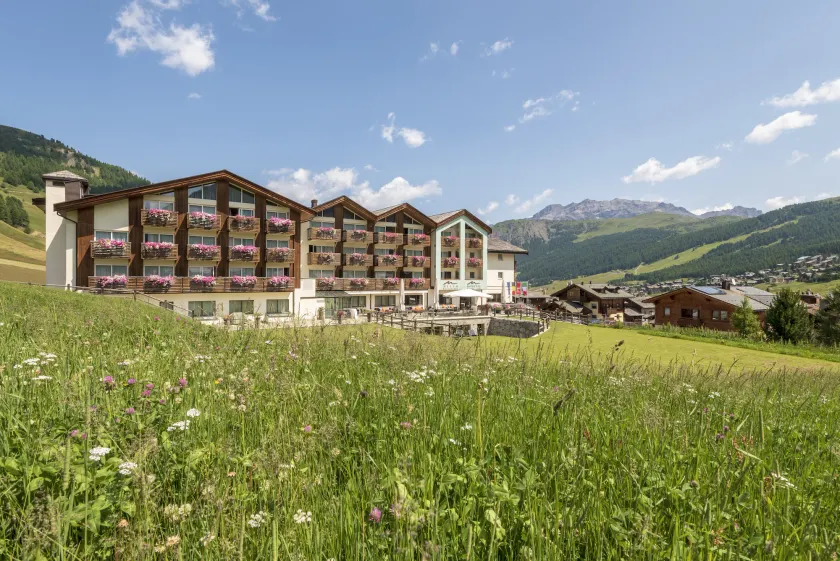 Hotel Lac Salin Spa & Mountain Resort - Image 1