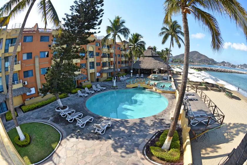 Hotel Marina Puerto Dorado - Todo Incluido - Image 1