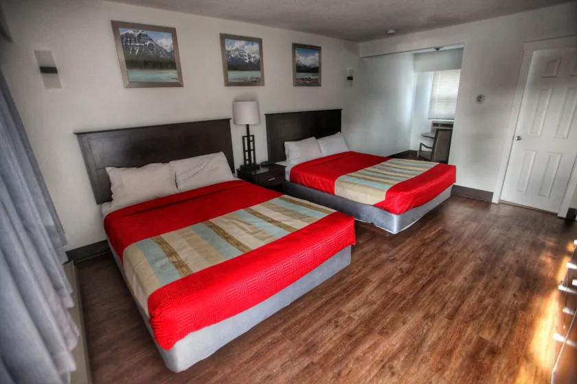 Best Budget Inn & Suites Kamloops - Image 1