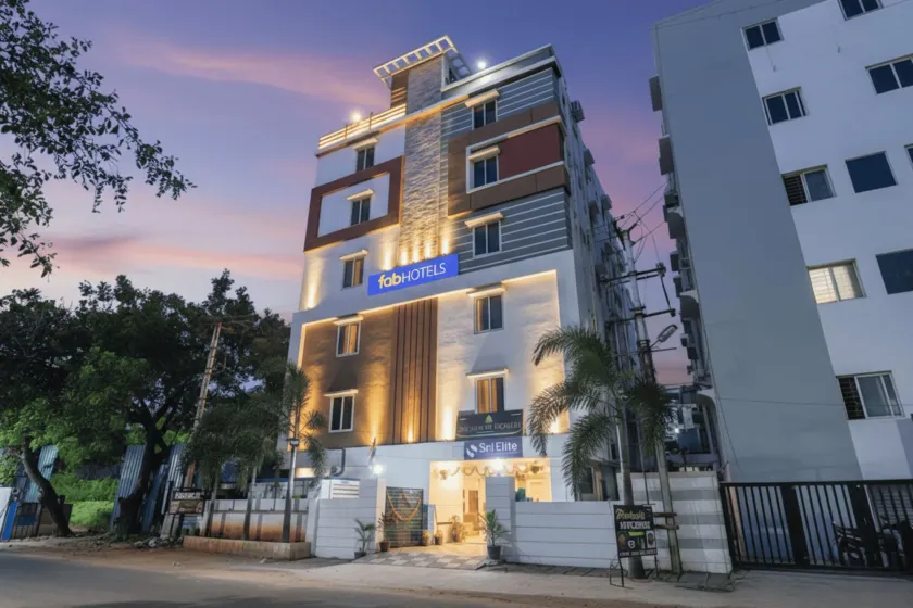 FabHotel Broholic - Nr Biodiversity Complex, Gachibowli Silpa Gram Craft Village, HITEC City - Image 1