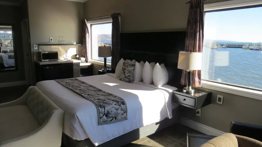 Dockside Suites - Image 1