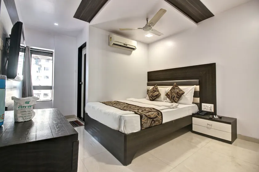 Hotel City View - Image 1