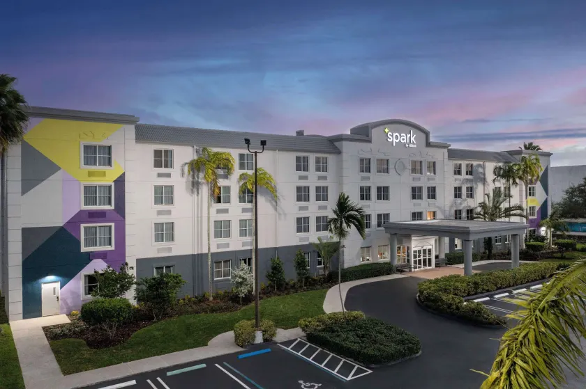Spark by Hilton Miami Doral - Image 1