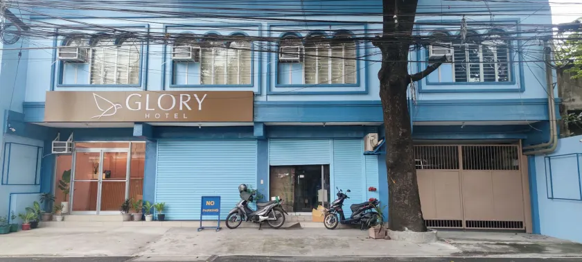 Glory Hotel Cubao - Image 1