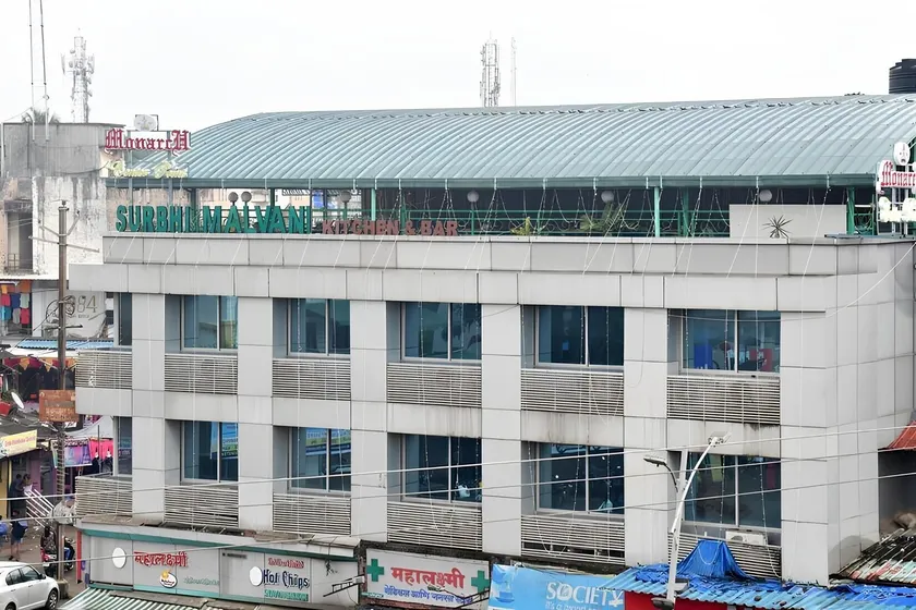 Hotel Monarch Center Point near Dahanu Beach, Bordi - Image 1