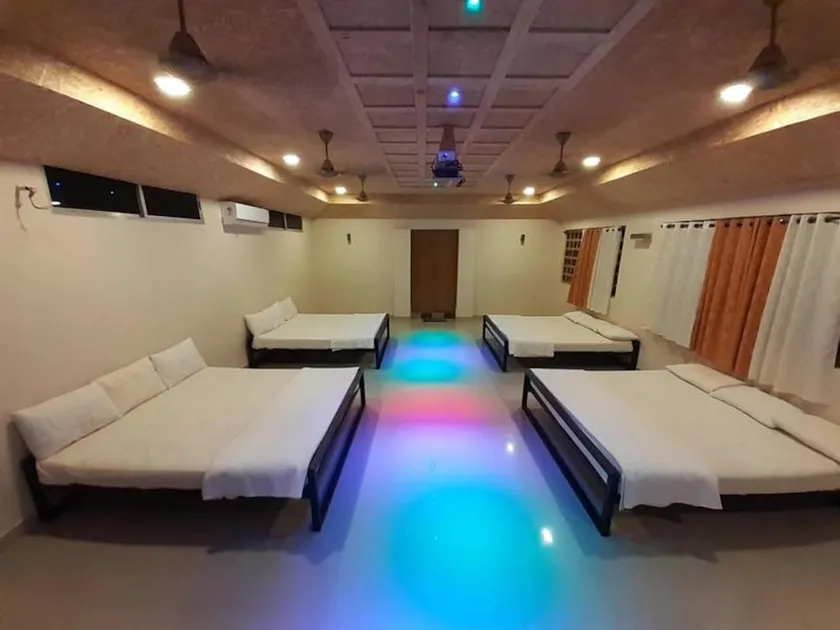 Room in Lodge - Royal Cottage, Anaimalai Room 6 - Image 1