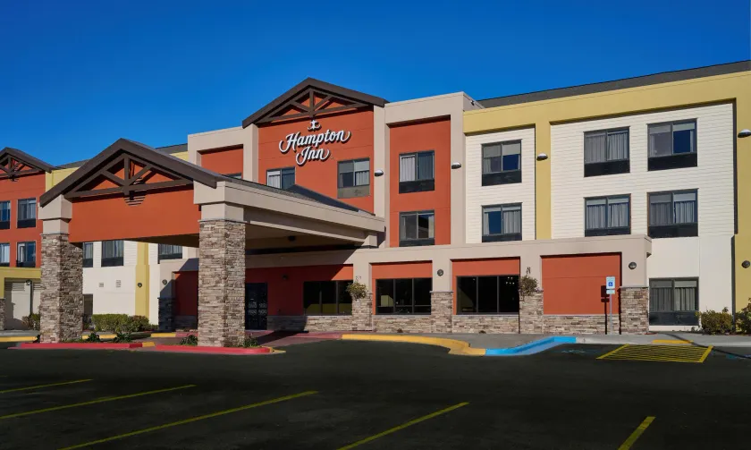 Hampton Inn Anchorage - Image 1