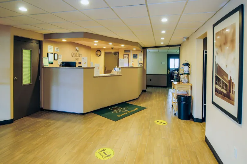 Quality Inn Stadium Area Green Bay Stadium - Image 1