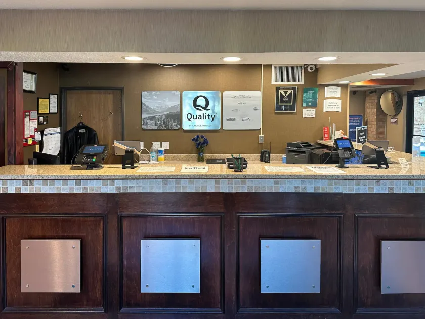 Quality Inn & Suites Sun Prairie Madison East - Image 1