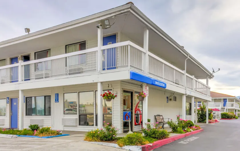 Motel 6 Medford, OR - North - Image 1
