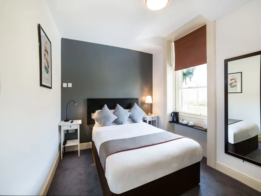 Victoria Park House Hotel - Image 1