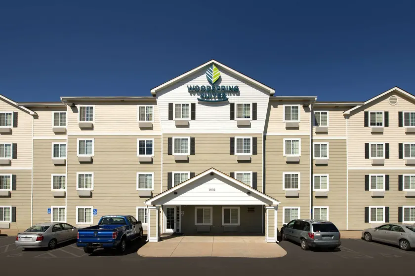 WoodSpring Suites Topeka - Image 1