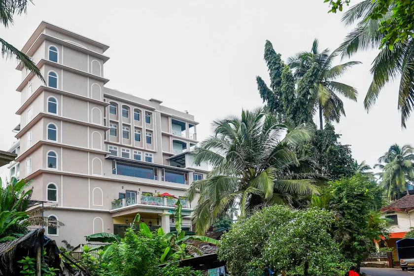 The Avenue Grand - Image 1
