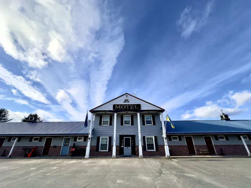 Colonial Valley Motel - Image 1