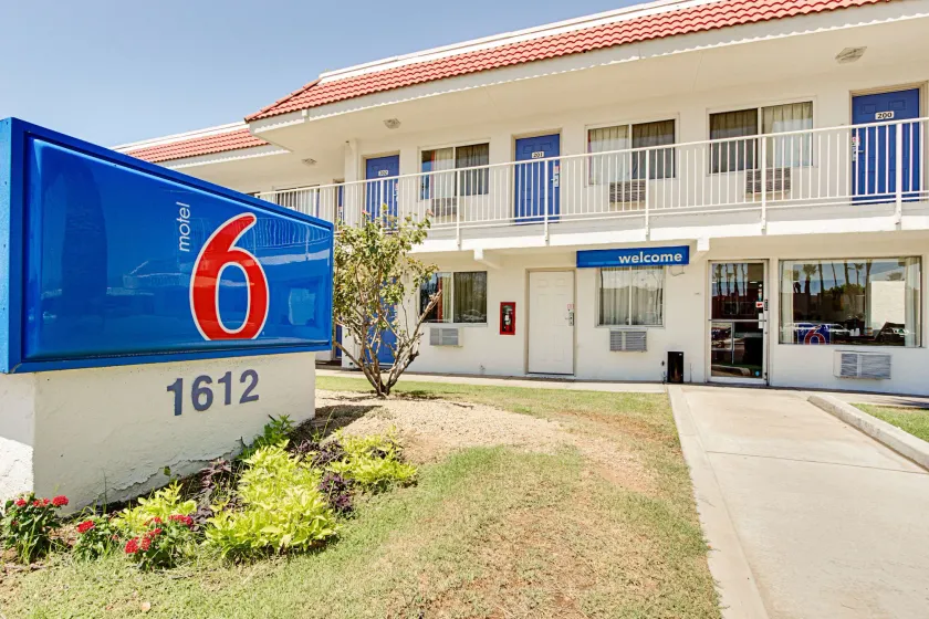 Motel 6-Tempe, AZ - Scottsdale South - Image 1