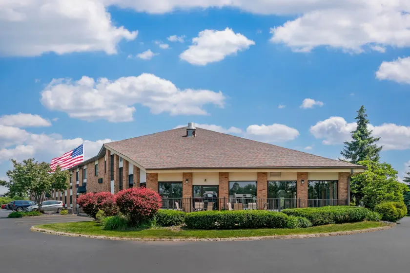 Quality Inn Grand Rapids South-Byron Center - Image 1