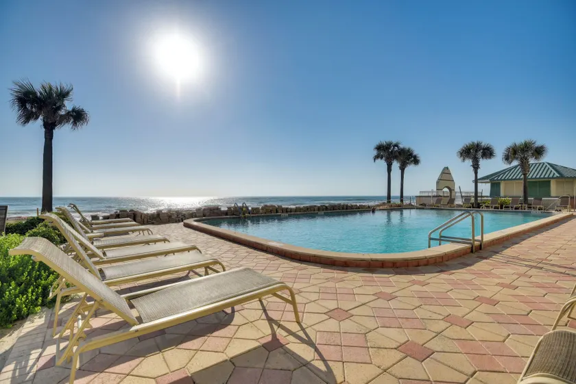 Oceanfront Studio in Daytona Beach Resort - Image 1
