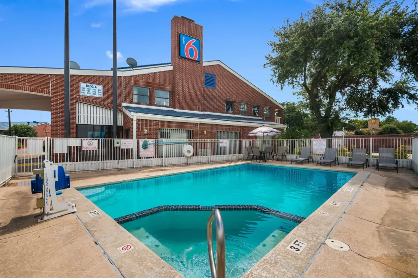 Motel 6-Houston, TX - Brookhollow - Image 1