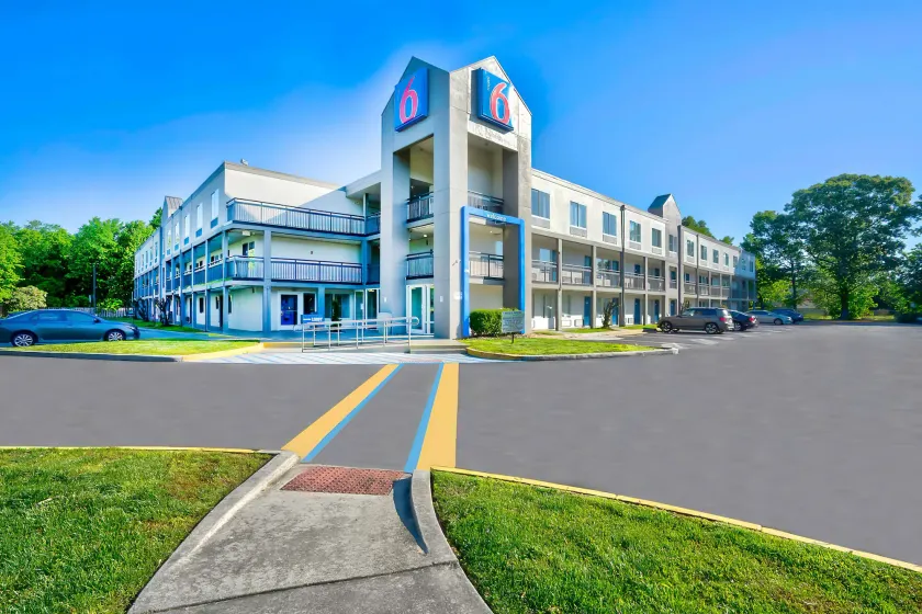 Motel 6 Virginia Beach - Image 1