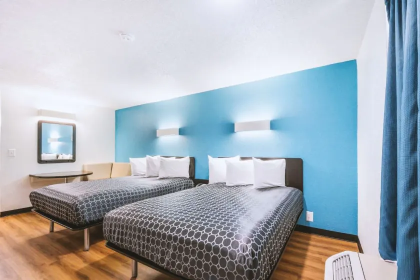 Americas Best Value Inn Beeville - Image 1