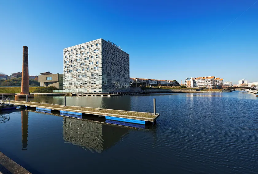 Meliá Ria Hotel & Spa - Image 1