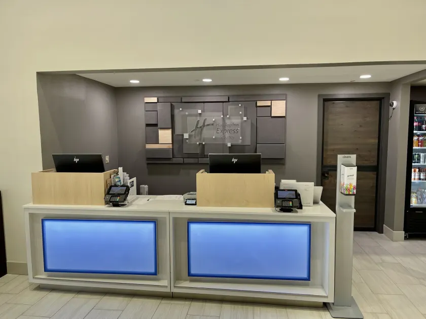 Holiday Inn Express & Suites Sulphur - Lake Charles by IHG - Resepsjon