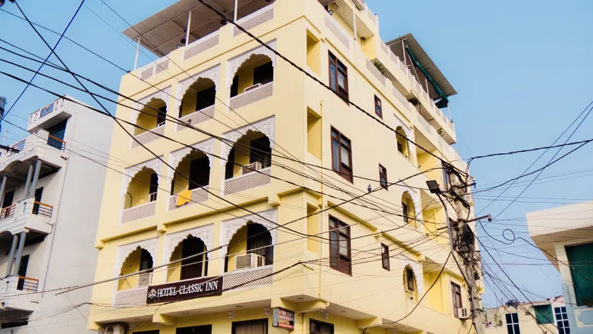 Hotel Classic Inn Near Jaipur Train Station - Image 1