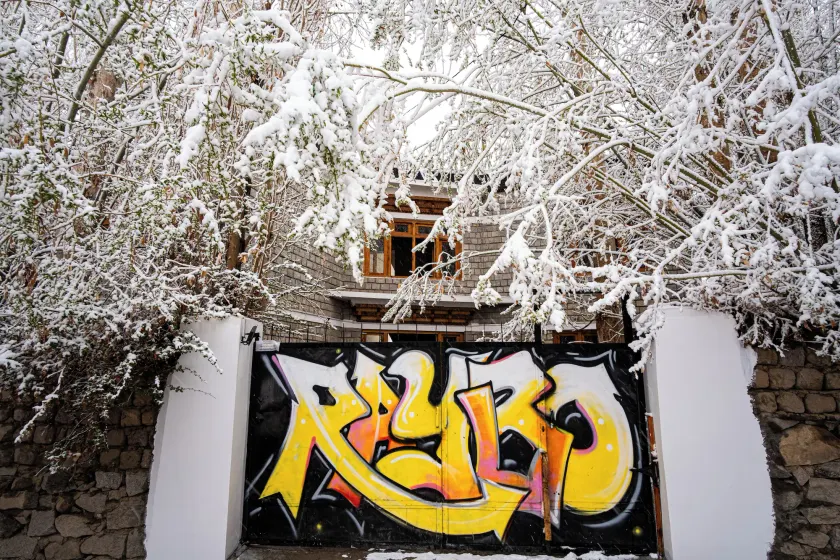 Raybo Hostel - Serene stay with 5 mins walk from the main market - Image 1