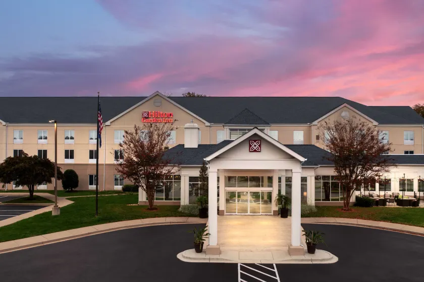 Hilton Garden Inn Solomons - Image 1