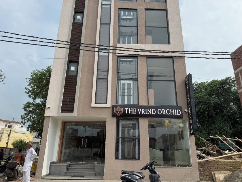 Hotel Vrinda Orchid Inn - Image 1