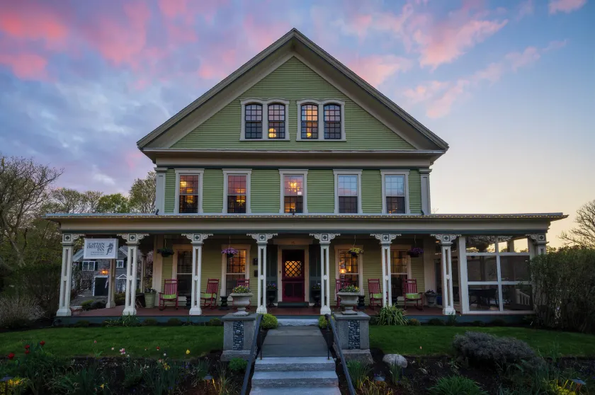 Captain Freeman Inn - Image 1